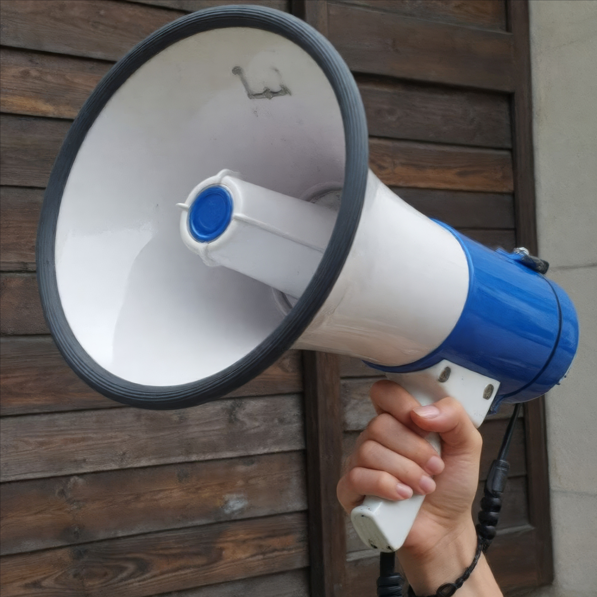 Megaphone With Siren & Handheld Microphone 35W – tourguidesystems.uk